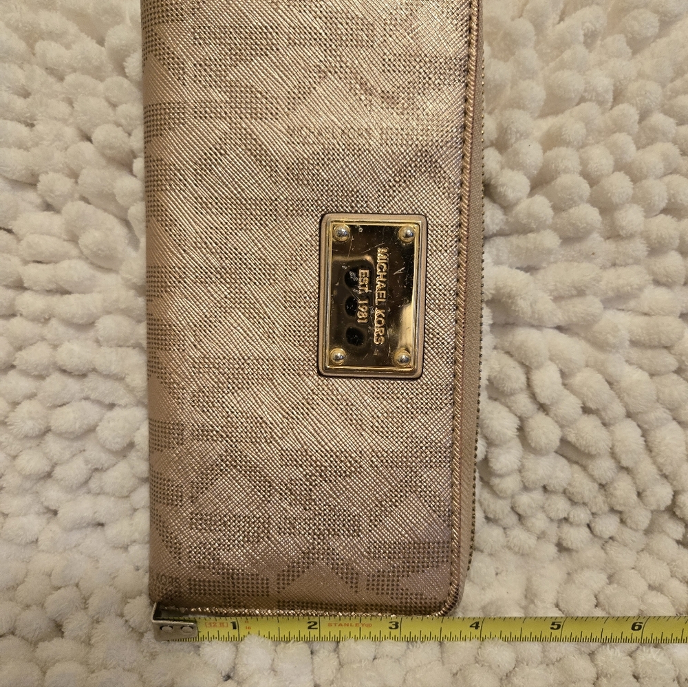 Michael kors rose gold and gold wallet - Picture 9 of 13